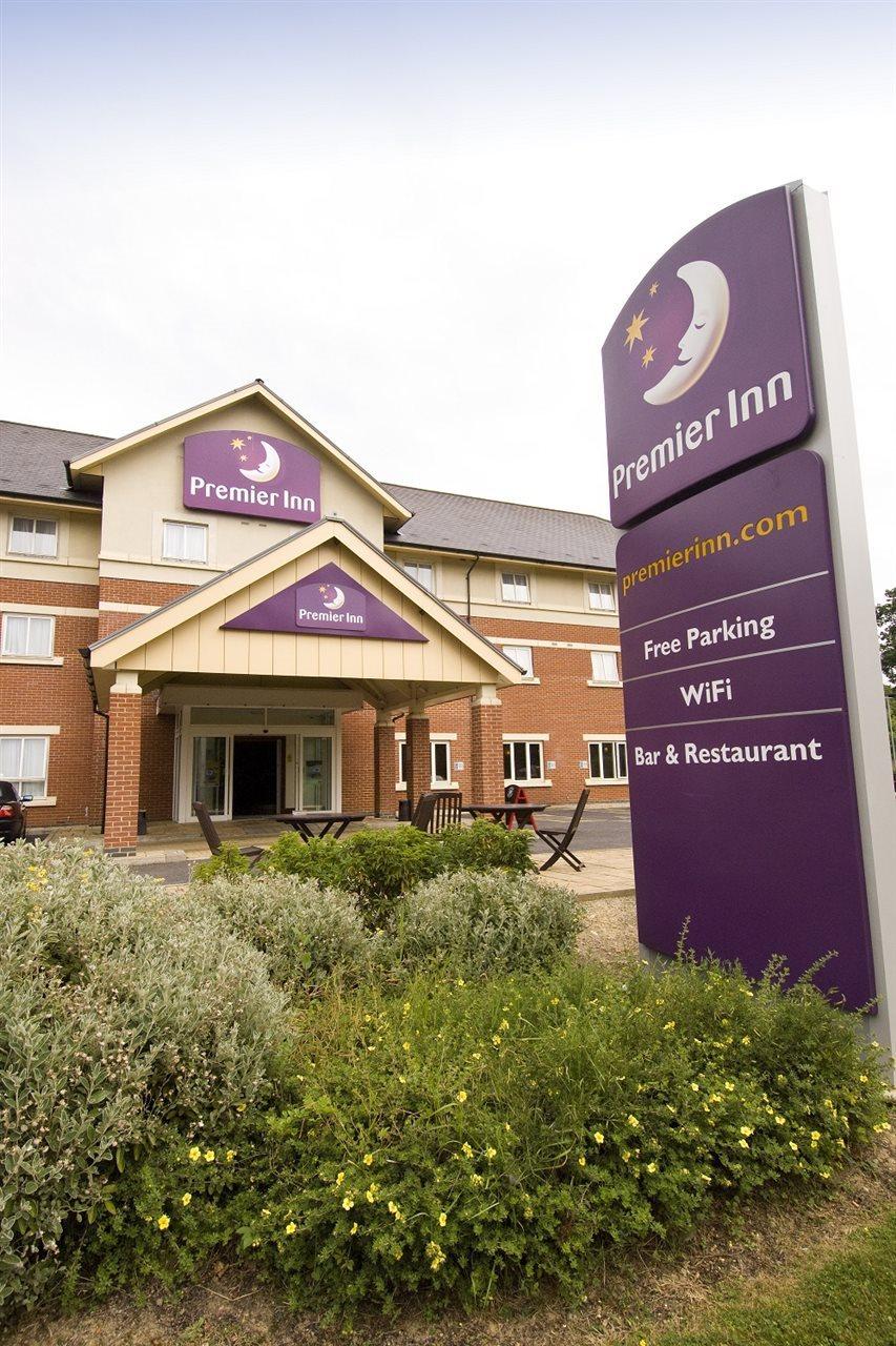 Premier Inn Gatwick Crawley Town West Ngoại thất bức ảnh