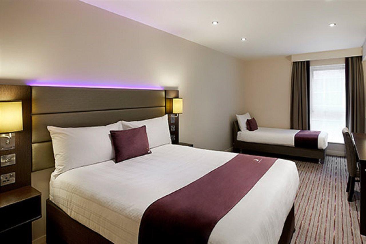 Premier Inn Gatwick Crawley Town West Ngoại thất bức ảnh