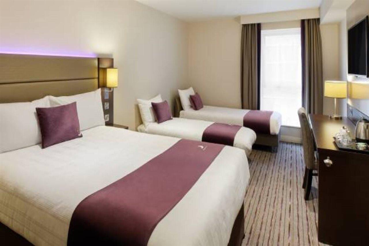 Premier Inn Gatwick Crawley Town West Ngoại thất bức ảnh