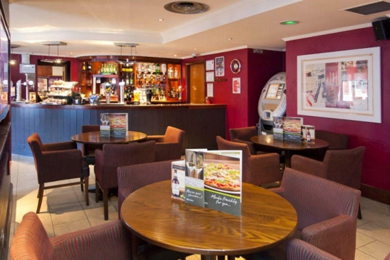 Premier Inn Gatwick Crawley Town West Ngoại thất bức ảnh