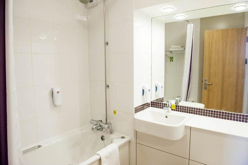 Premier Inn Gatwick Crawley Town West Ngoại thất bức ảnh